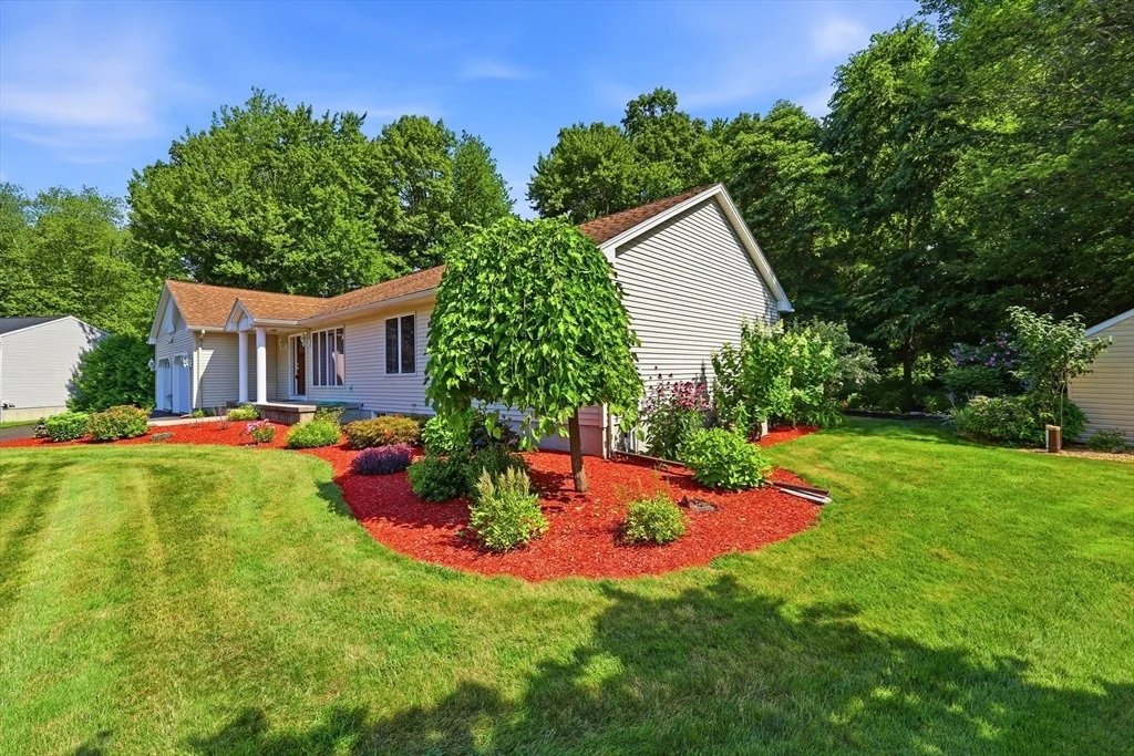 Photo of 142 Oak Knoll Cir