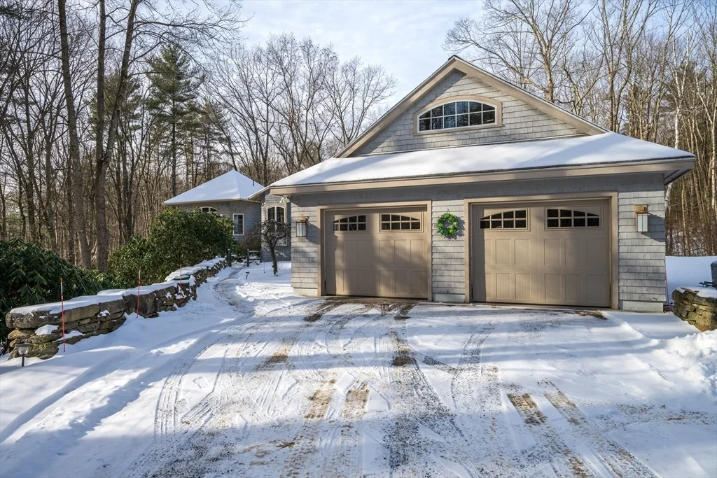 Photo of 206 North Valley Road