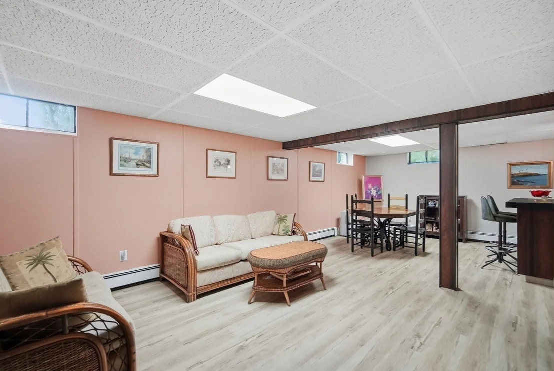 Photo of 6 Sasur St