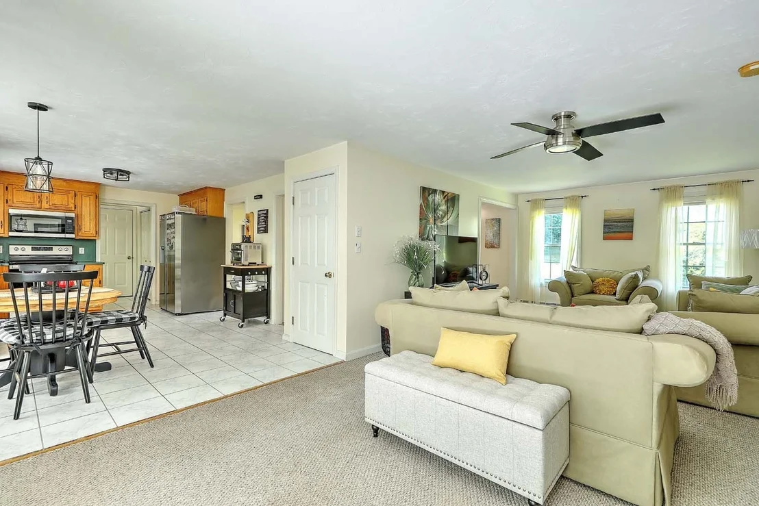 Photo of 30 Pine Warbler Way