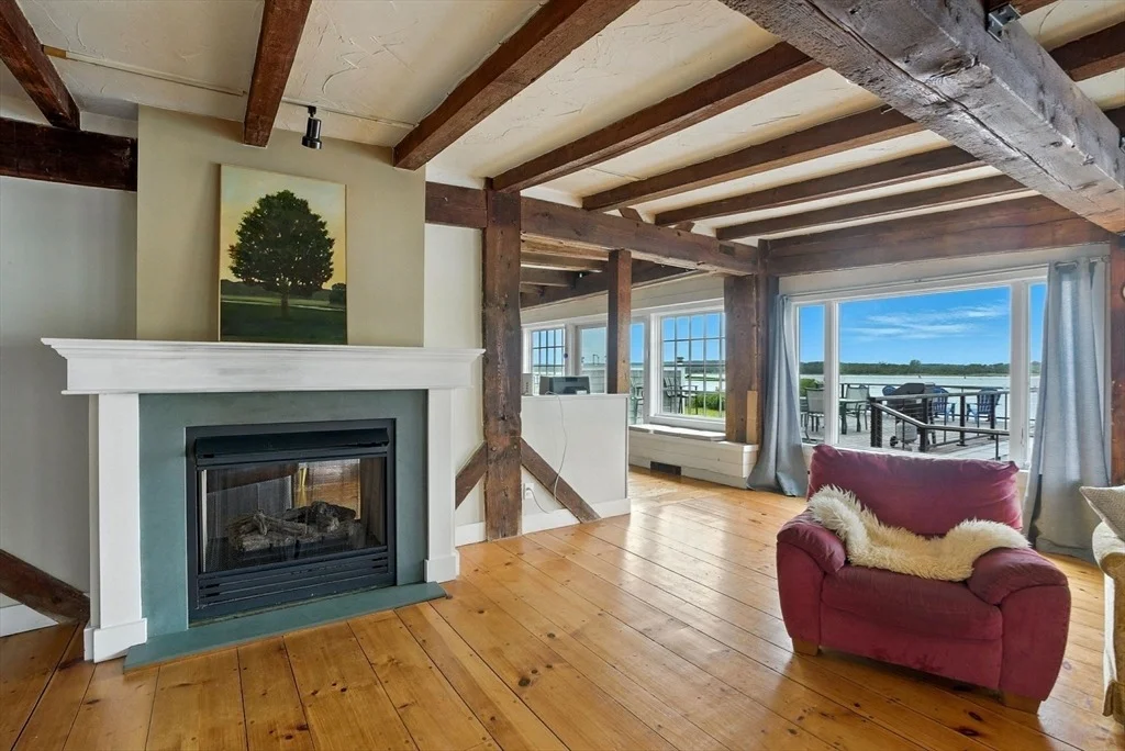 Photo of 672 Washington Street