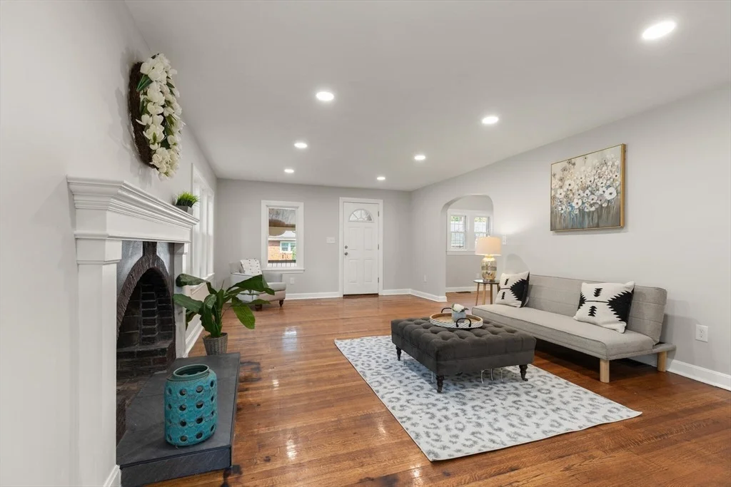 Photo of 129 Maple Ave