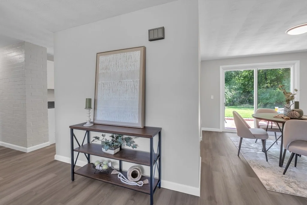 Photo of 33 Ruthellen Rd