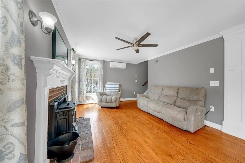 Photo of 8 Jacqueline Dr