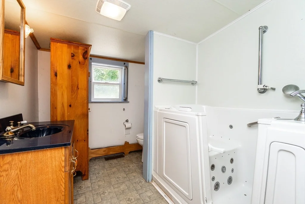 Photo of 2596 Cranberry Hwy
