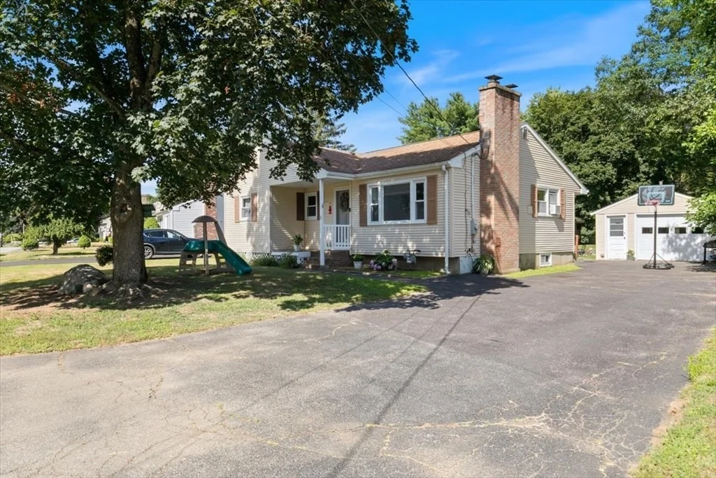 Photo of 3 Cedarwood Ln