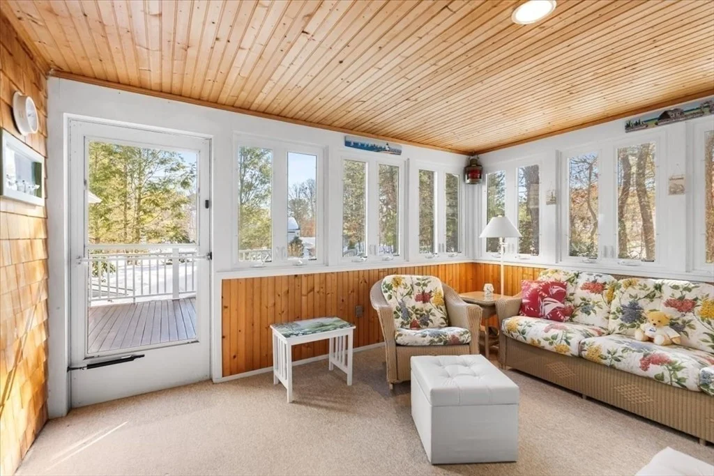 Photo of 12 Quashnet Woods Dr
