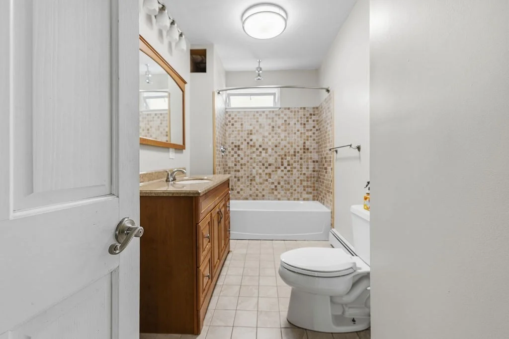Photo of 998 Middle