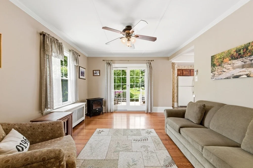 Photo of 6 Buttonwood Lane