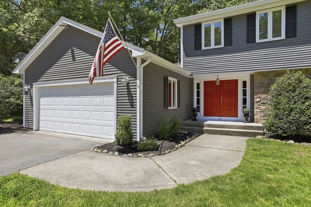 Photo of 25 Revolutionary Rd