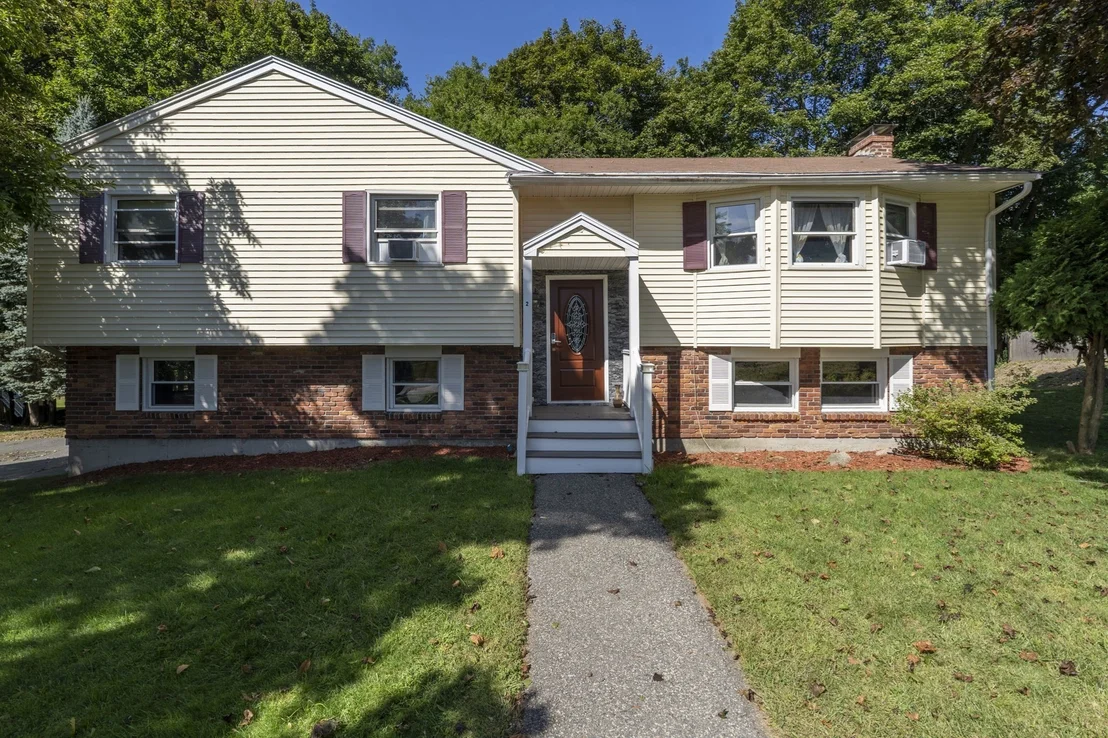 Photo of 2 Yale St