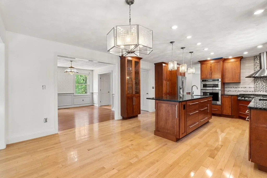 Photo of 18 Equestrian Dr