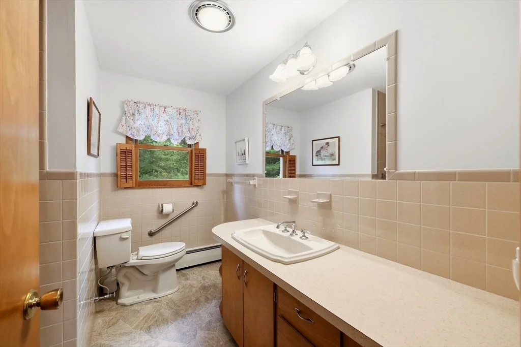 Photo of 48 Hickory Dr