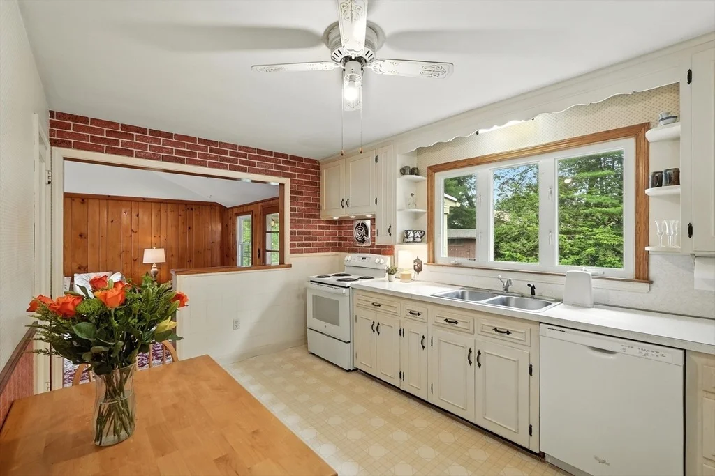 Photo of 30 Western Cir