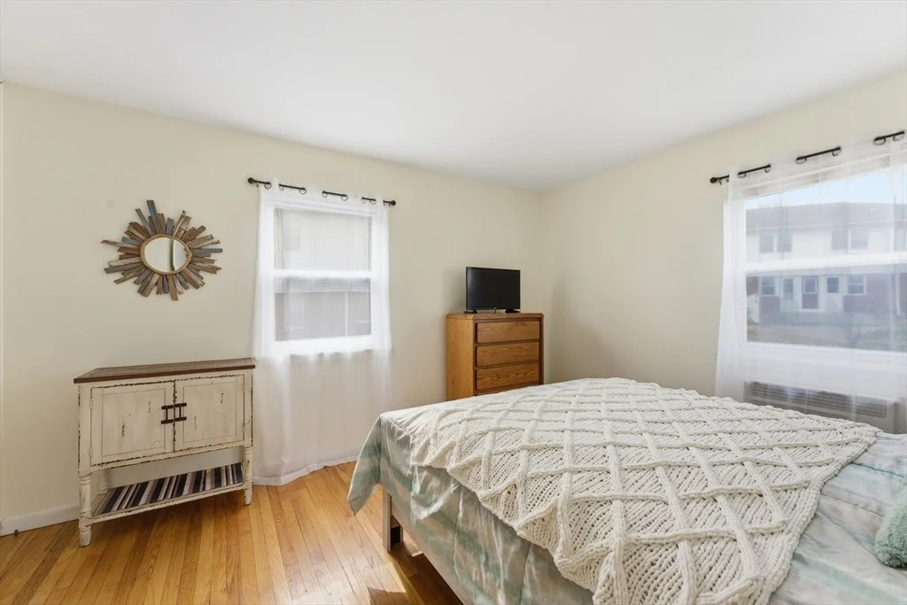 Photo of Unit B at 80 Colonial Cir
