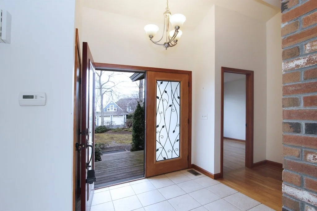 Photo of 60 Redwood Cir