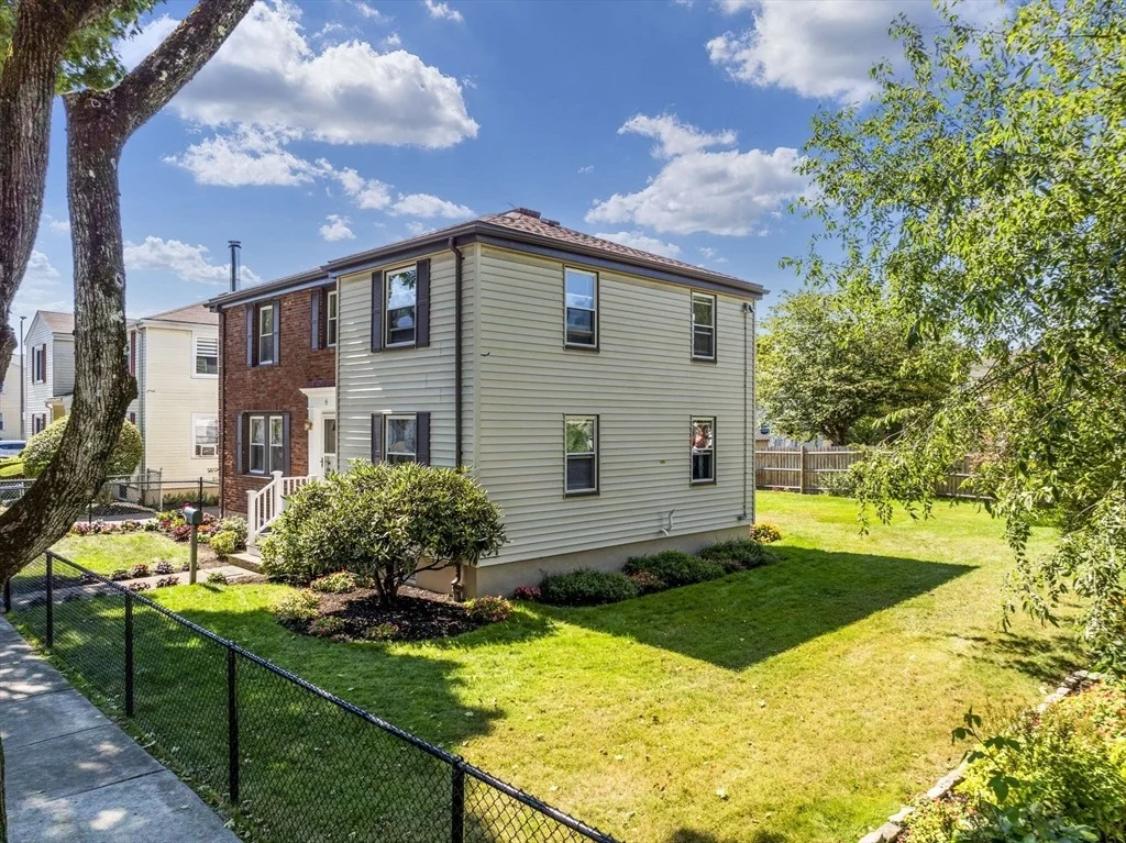Photo of 6 Newcroft Cir