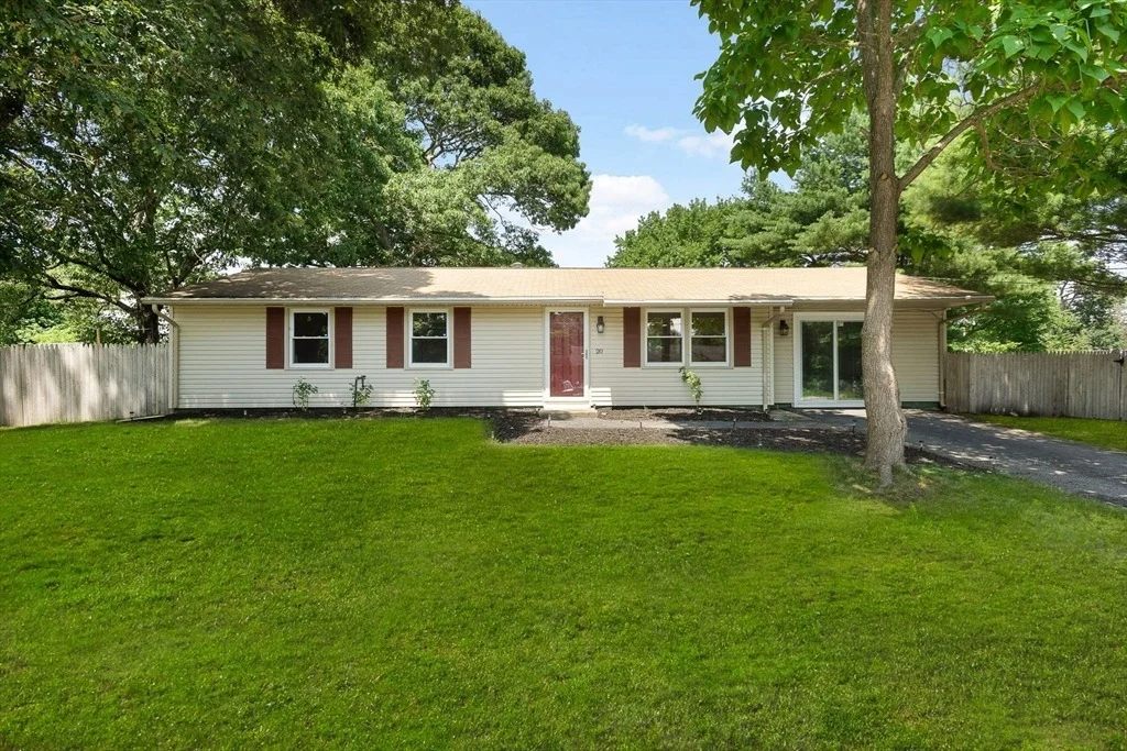 Photo of 20 Terry Ln E