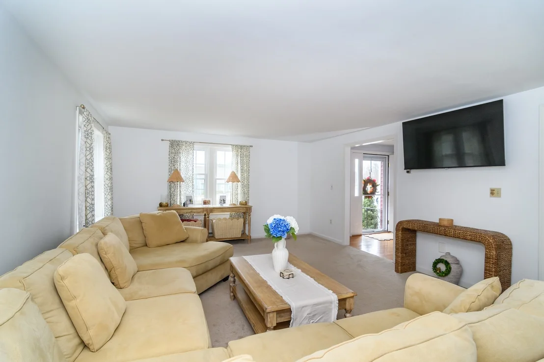 Photo of 2 Sawmill Cir