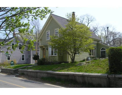 Photo of 1039 Washington Street