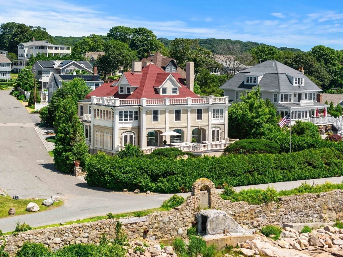 Photo of 31 Shore Rd.