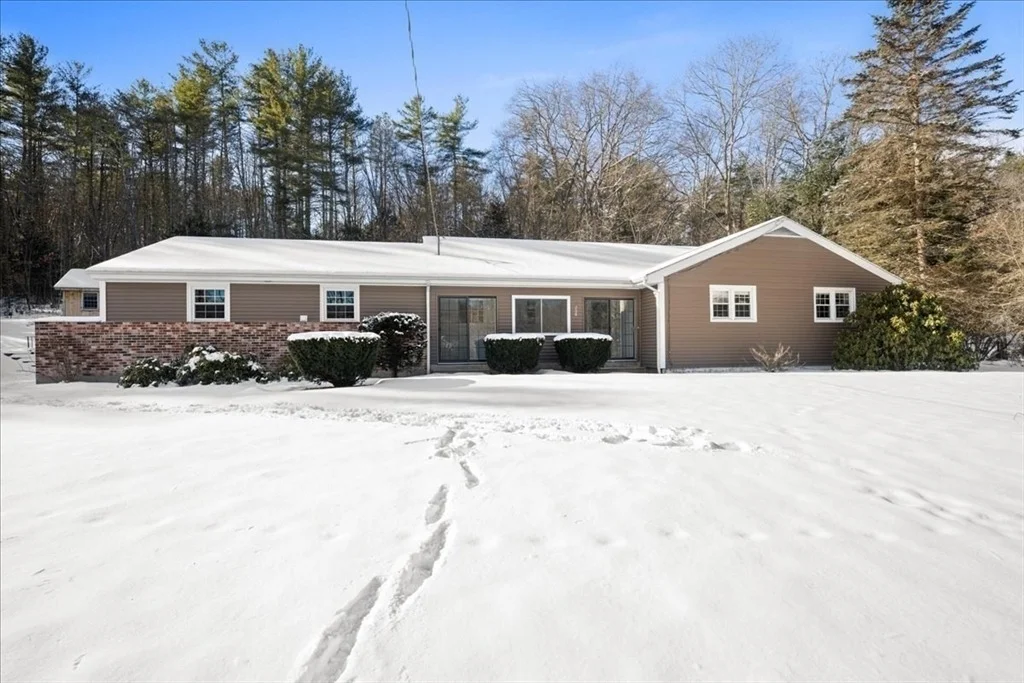 Photo of 256 Worcester Rd
