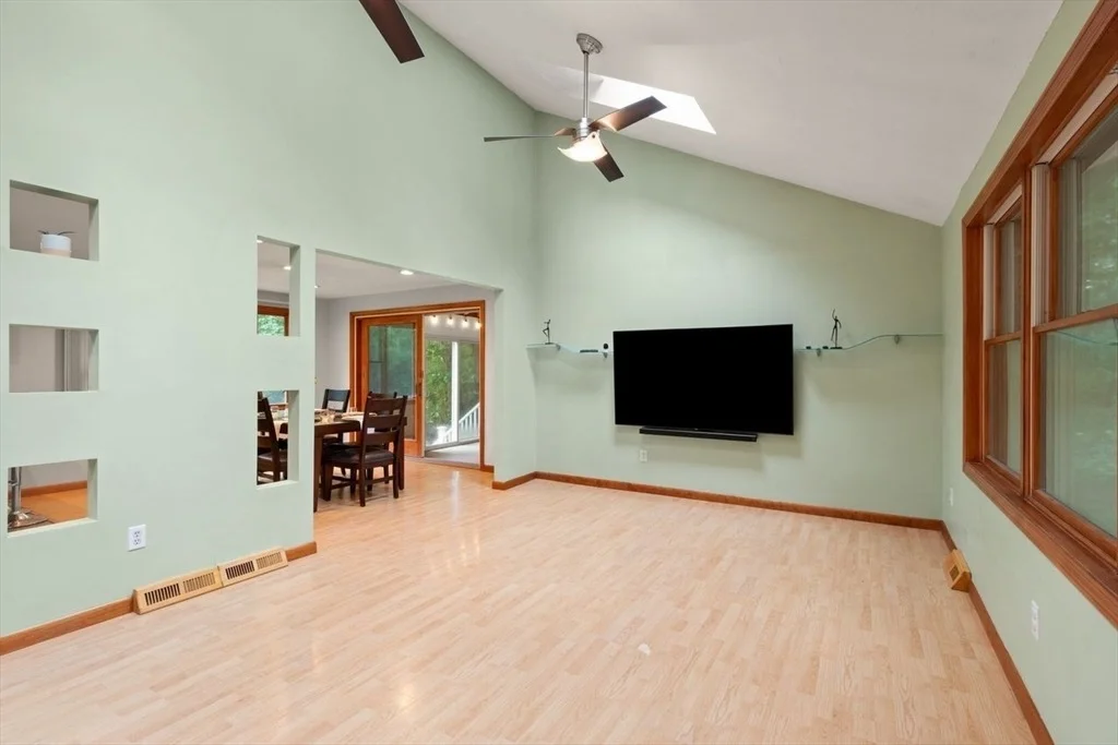 Photo of 1 Savel Ln