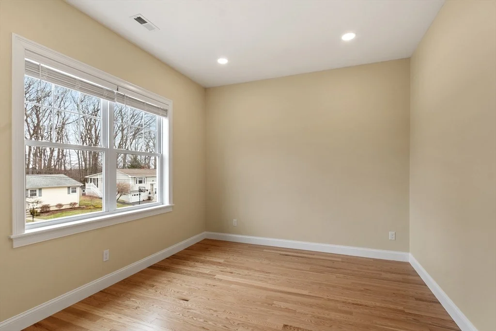 Photo of 23 Leslie Rd