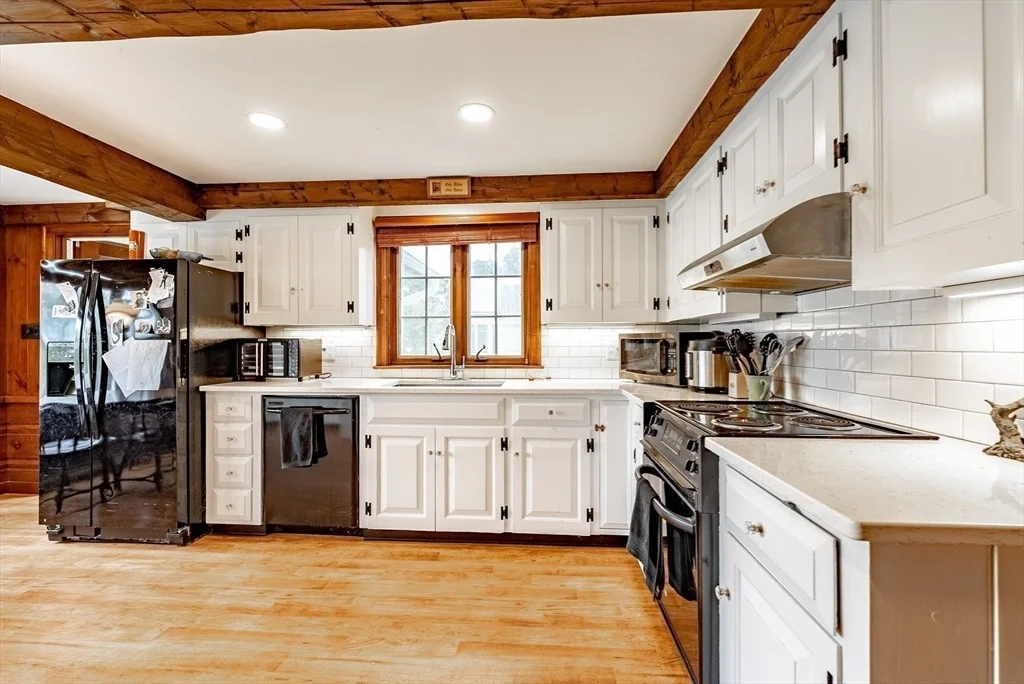 Photo of 187 Leyden Rd