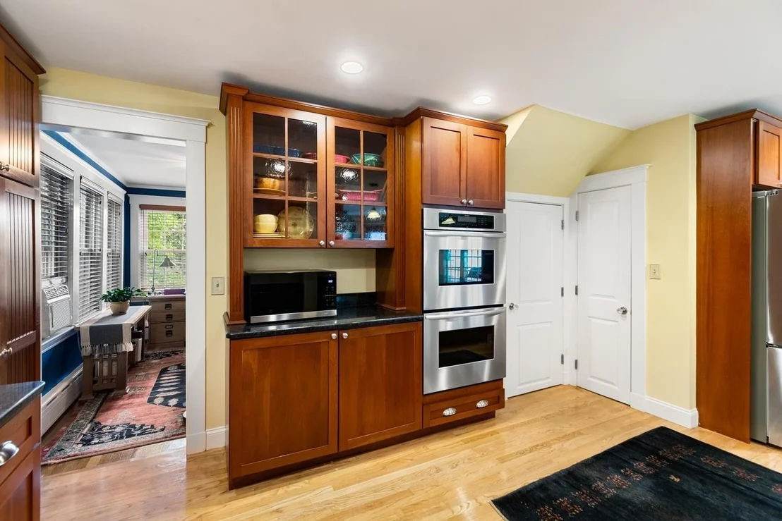 Photo of 216 Bellevue Rd