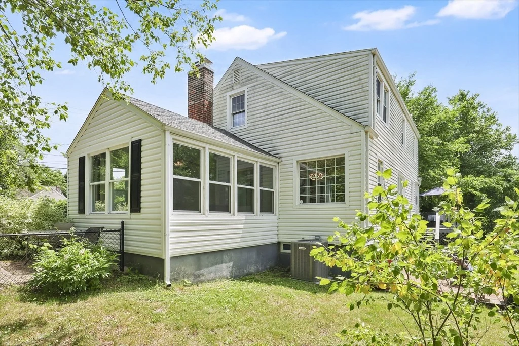 Photo of 378 Roosevelt Ave