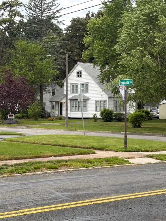 Photo of 16 Fenimore Blvd