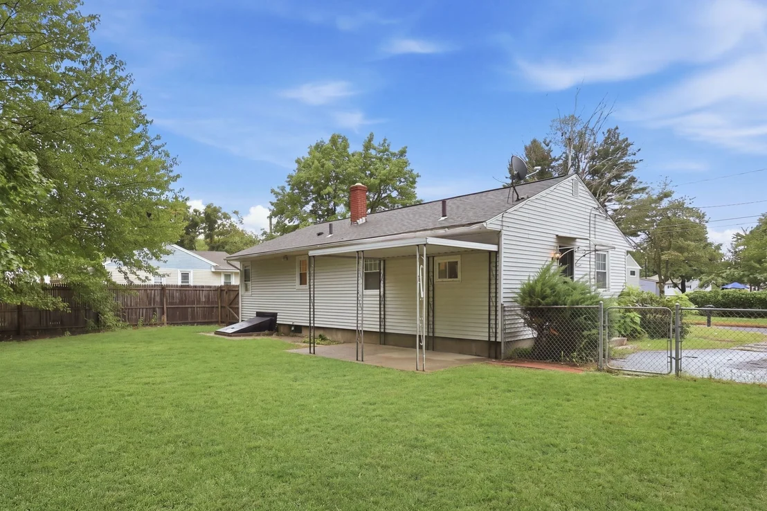 Photo of 52 Navajo Rd
