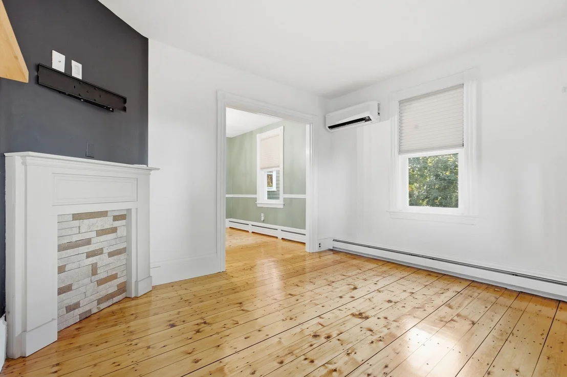 Photo of 10 Eaton St