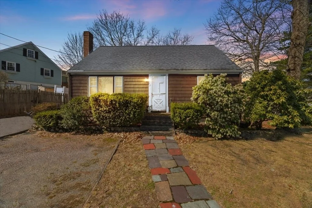 Photo of 7 Cedar Cir
