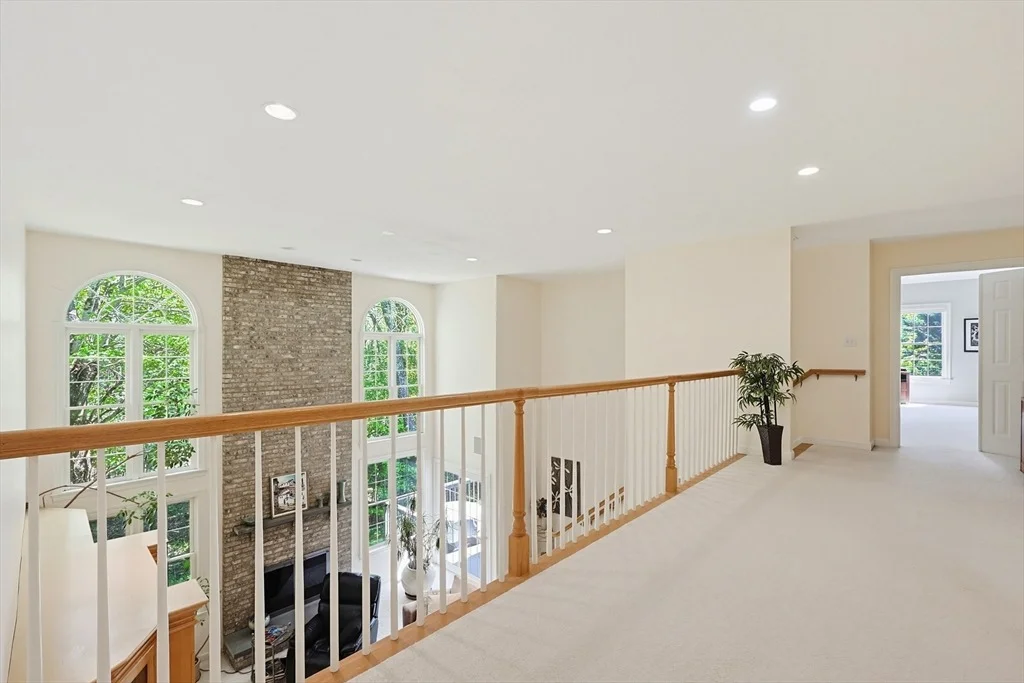 Photo of 10 Timber Ledge Drive