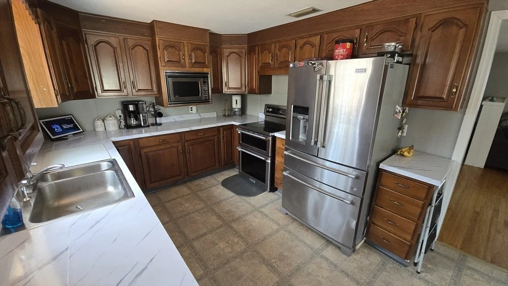 Photo of 142 Marion Cir