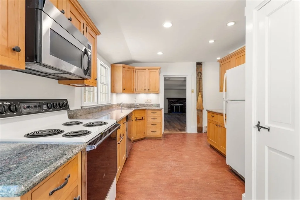 Photo of 495 Edmands Rd