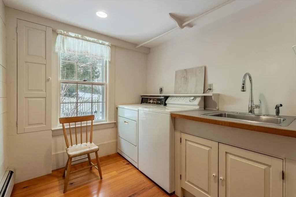 Photo of 520 Dutton Rd