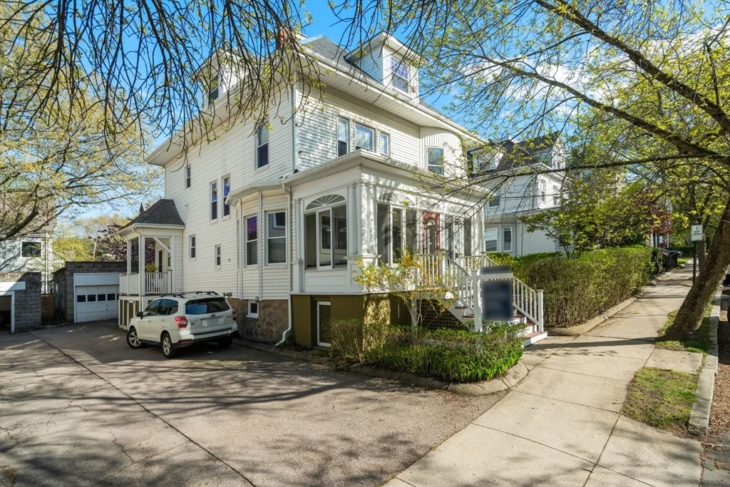 Photo of 121 Thorndike Street