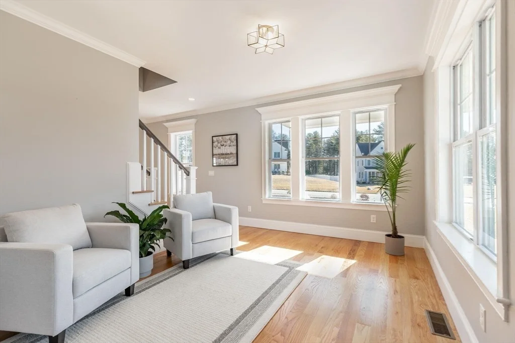 Photo of 10 Rochambeau Ave