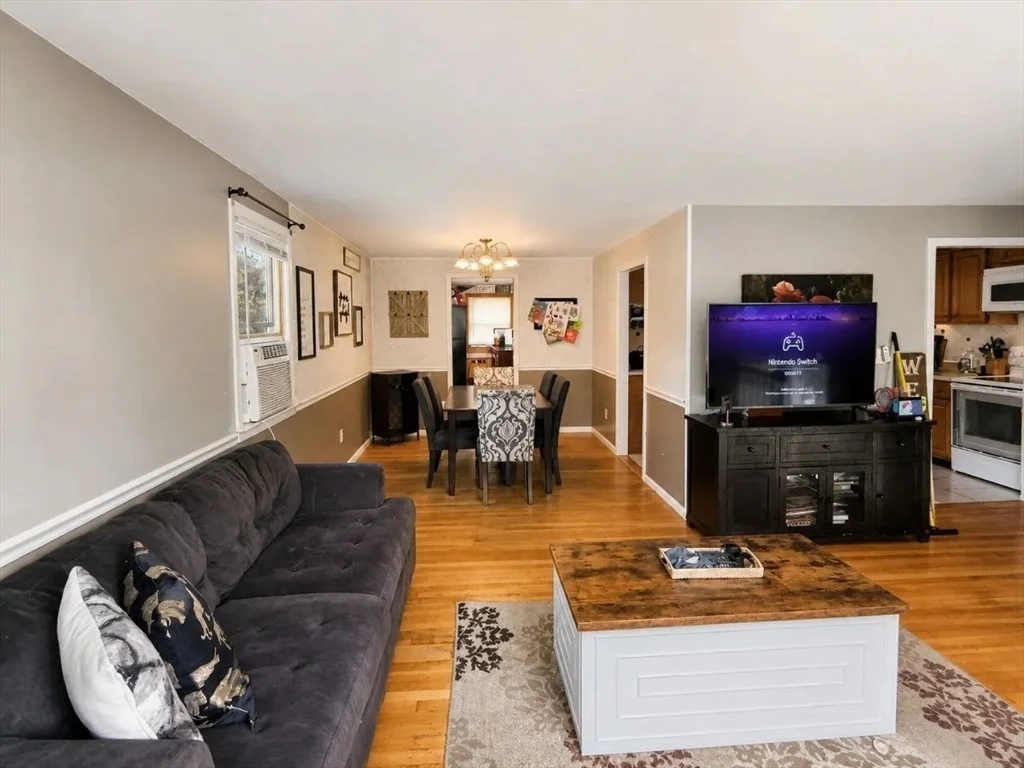 Photo of 15 Pine Tree Dr
