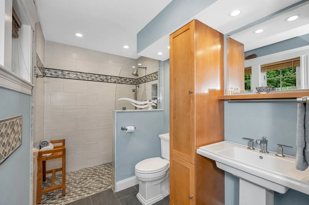 Photo of 35 Warren Avenue