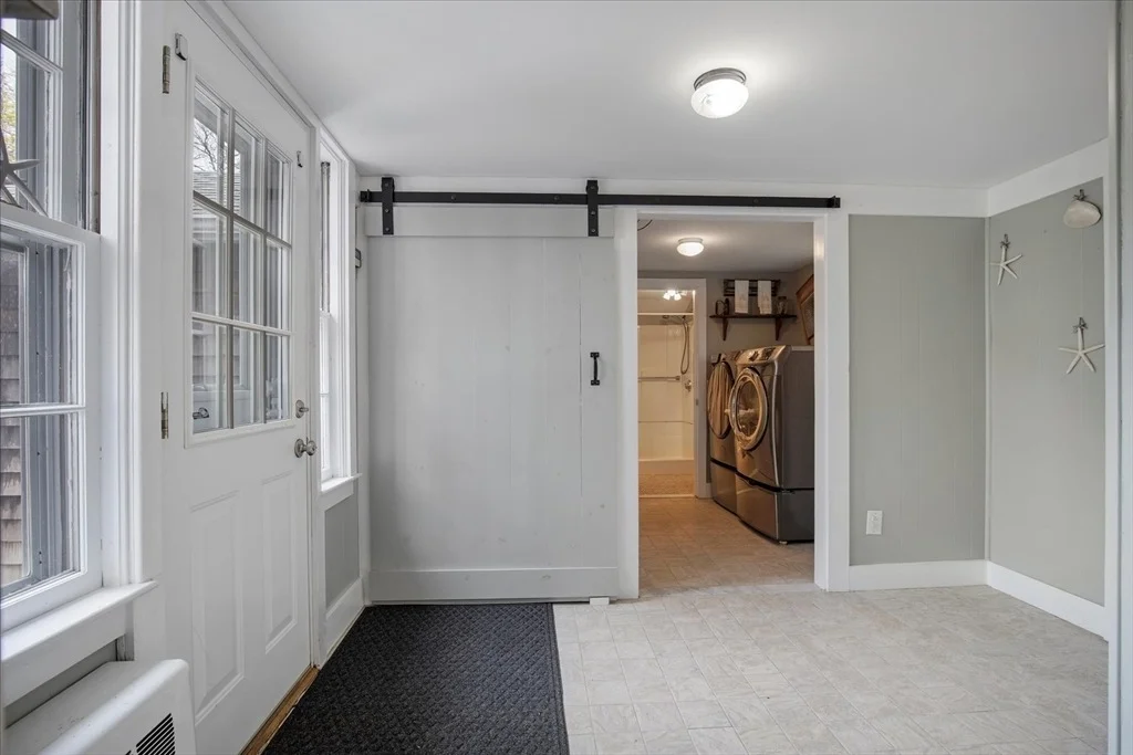 Photo of 61 Old Phinneys Ln