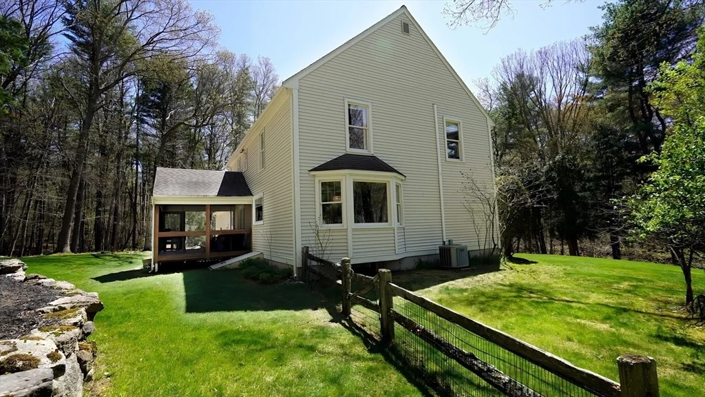 Photo of 4 Oak Dr
