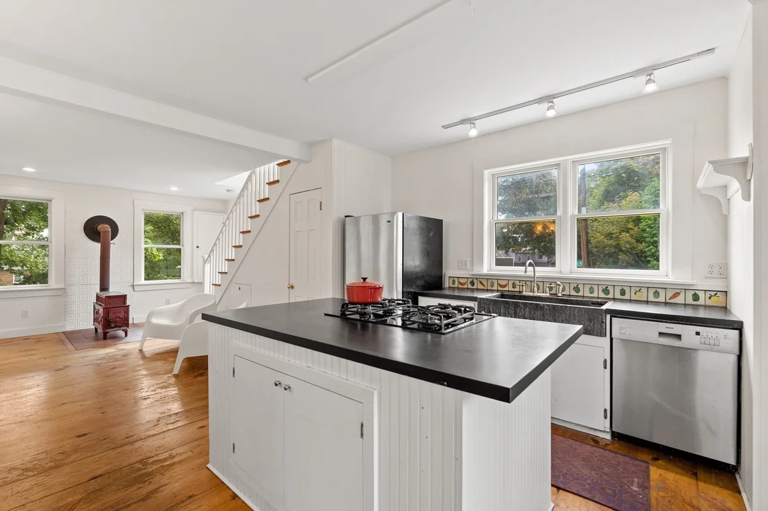 Photo of 1105 Washington