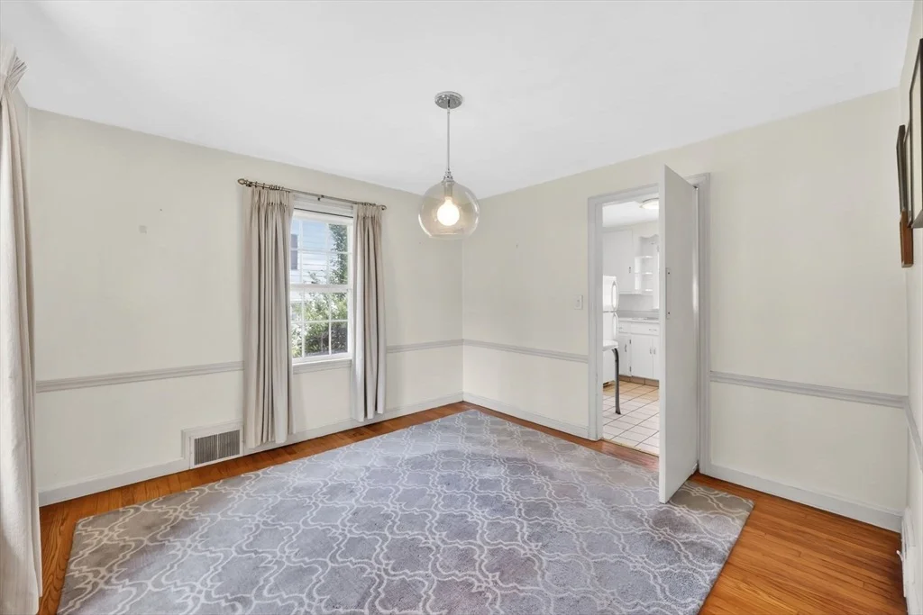 Photo of 121 Benz St