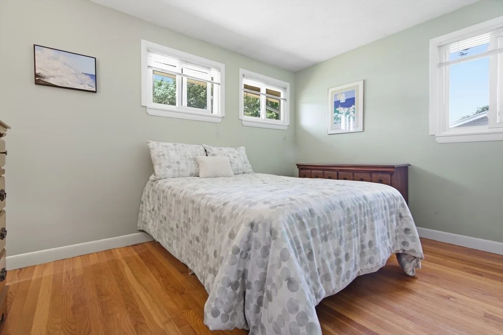 Photo of 24 Upper Joclyn Ave