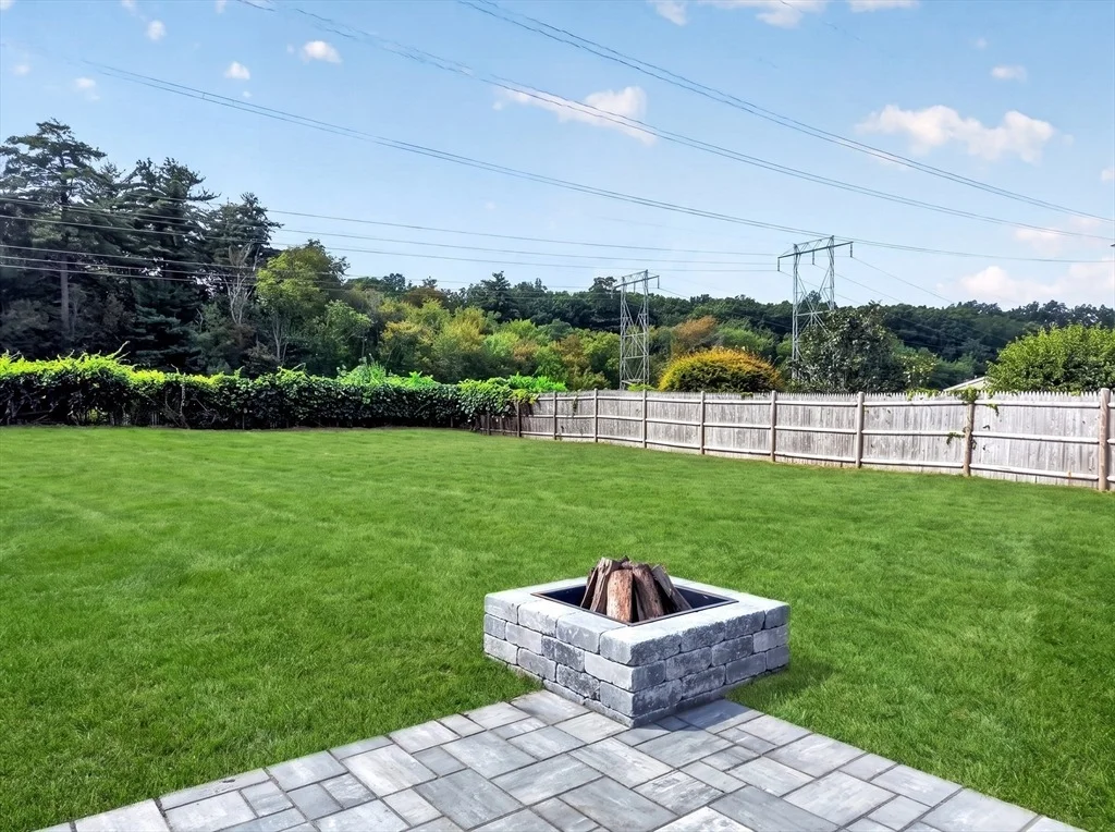 Photo of 28 Fieldstone Dr