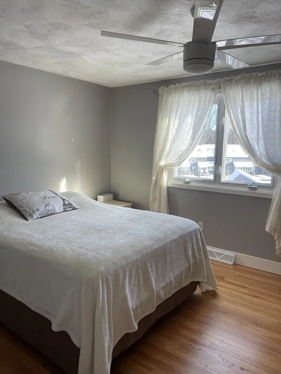 Photo of Unit 705 at 31 Blithewood Avenue